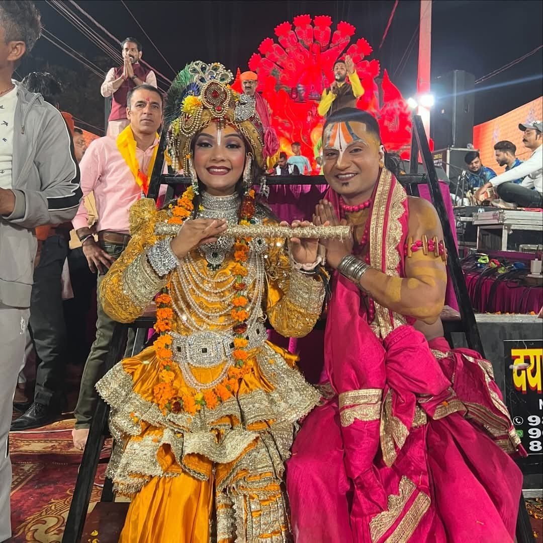 Ladies sangeet celebration with family members dancing to live music